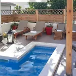 Apartment Awesome In Hvar With Wifi *