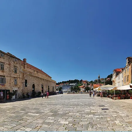 Appartement Awesome In Hvar With Wifi